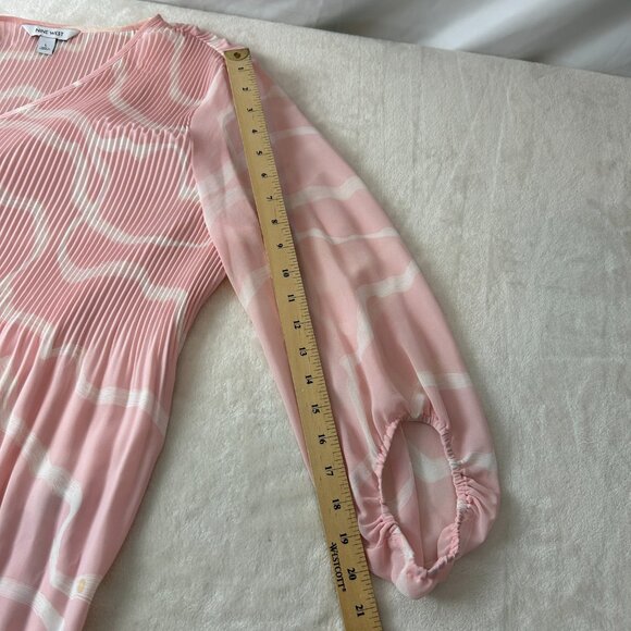 Nine West Pink & White Pleated  V-Neck Long Sleeve Top Blouse Size L Summer Top - Picture 8 of 12